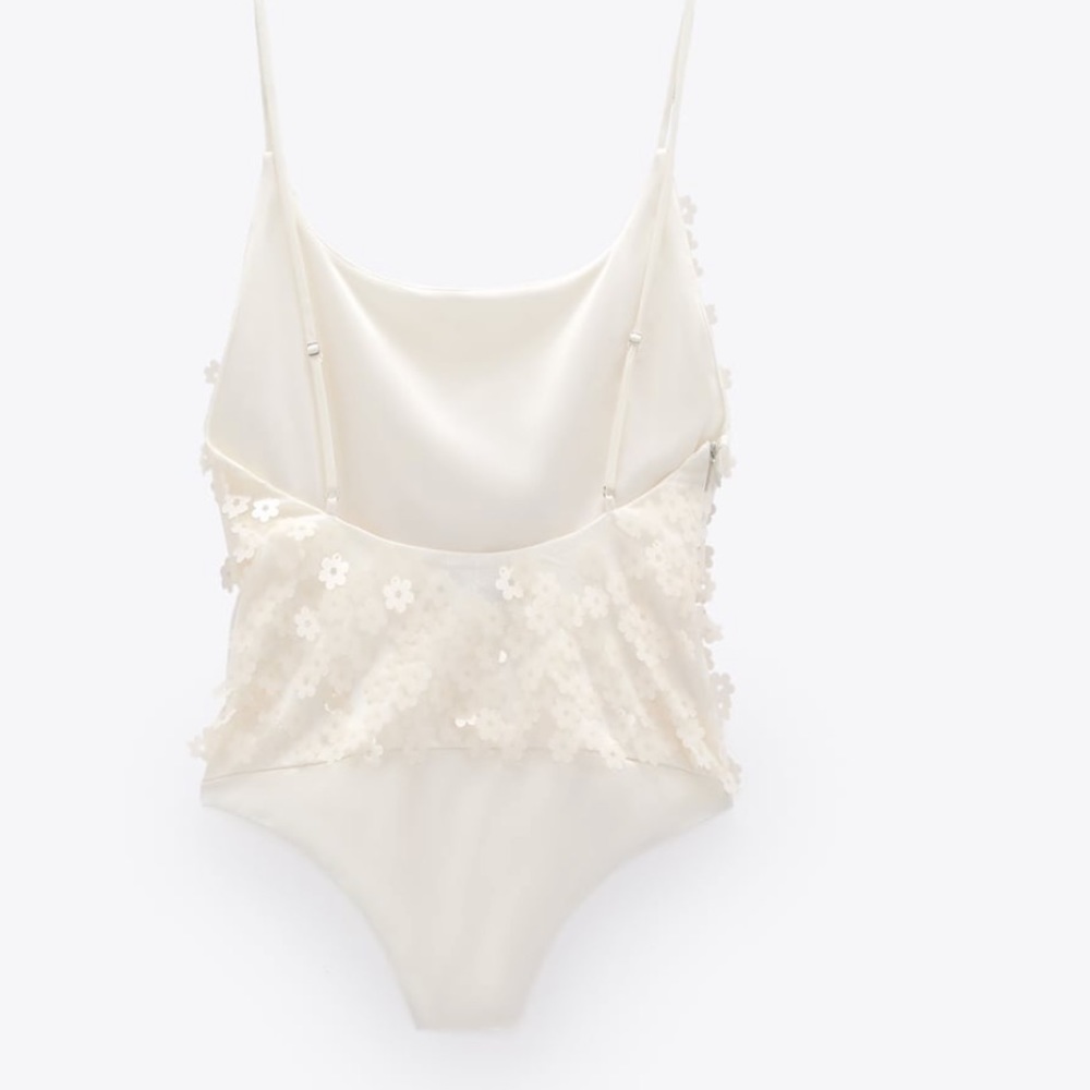 Zara 3D plastic Daisies sequins appliqué off white bodysuit - Picture 5 of 8
